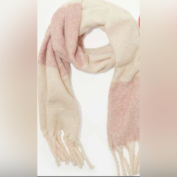 Huntington Gentle fawn scarf 🇨🇦 - Picture 2 of 4